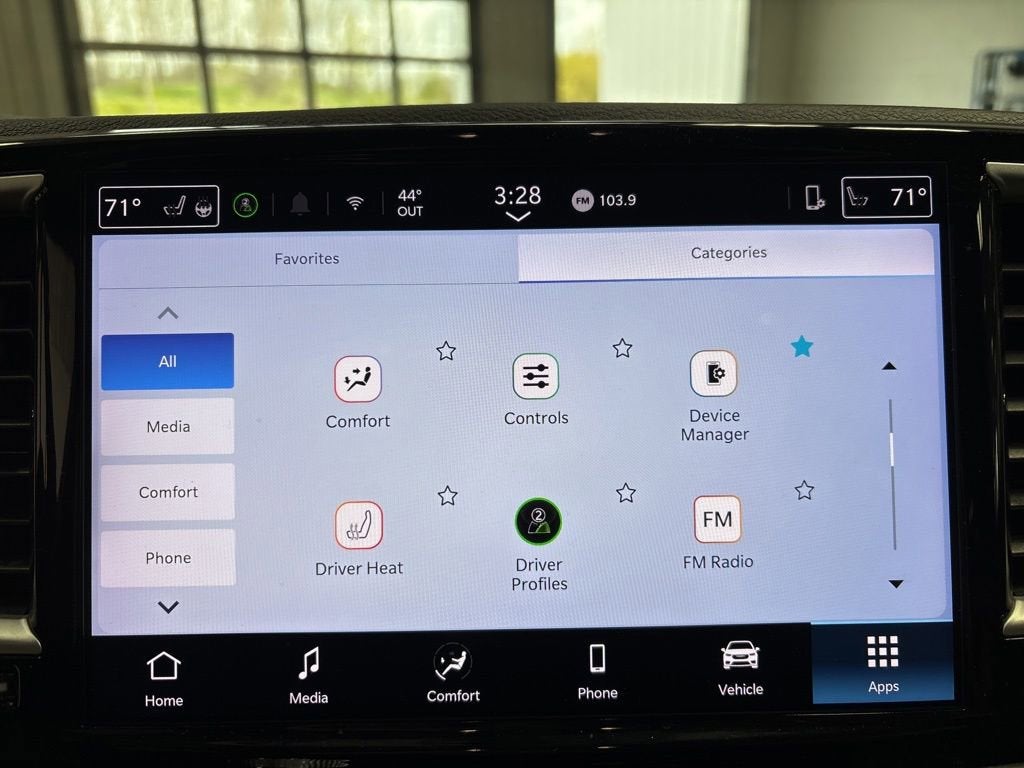 2025 Chrysler Pacifica Select