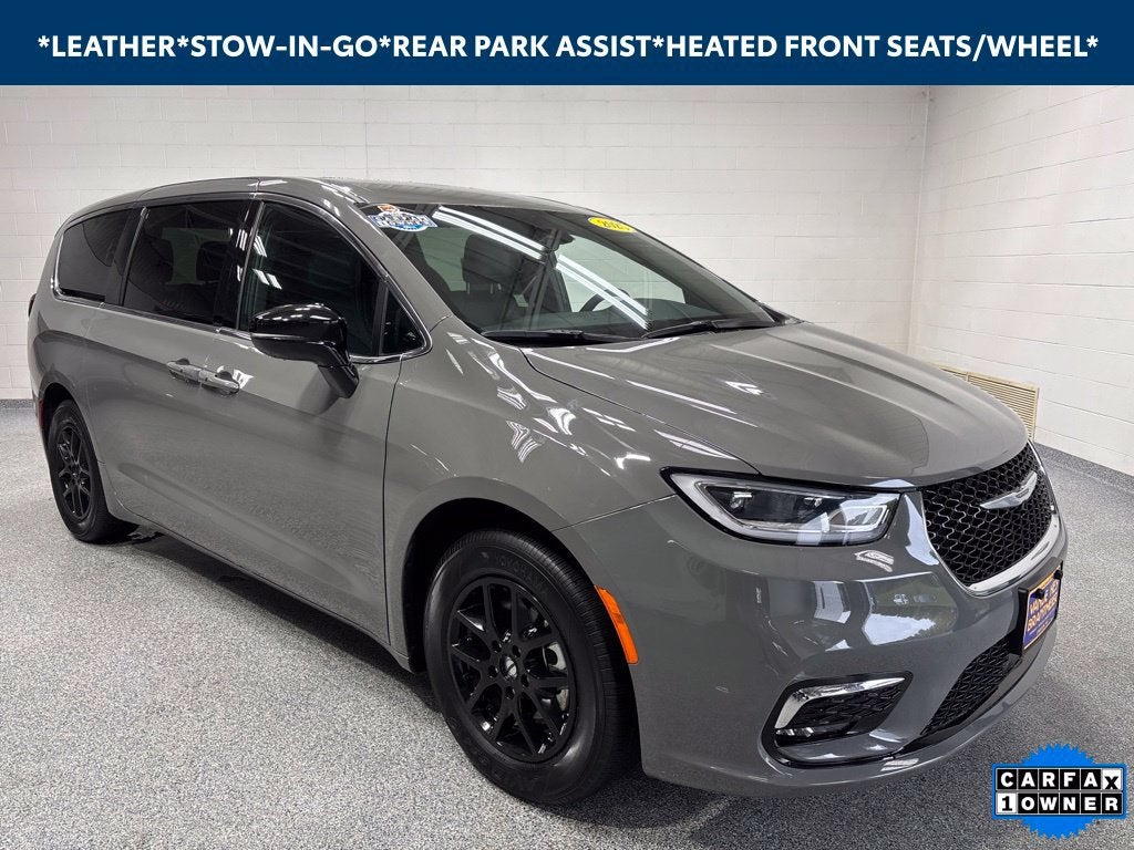 2025 Chrysler Pacifica Select