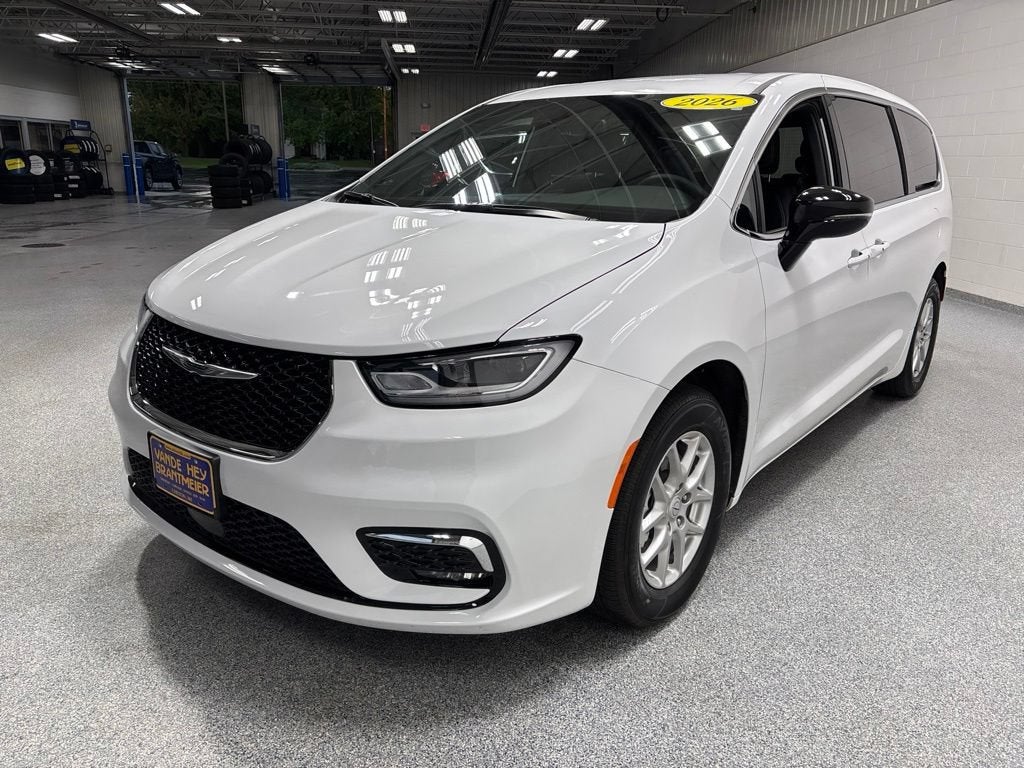 2026 Chrysler Pacifica Select