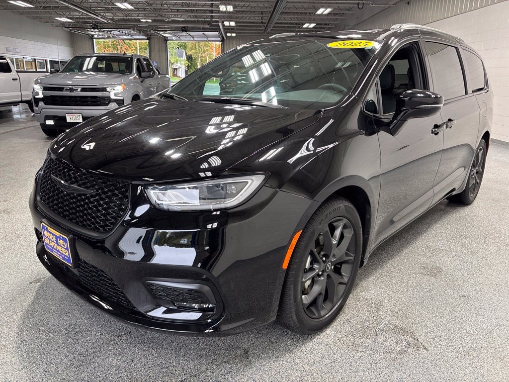 2025 Chrysler Pacifica Limited