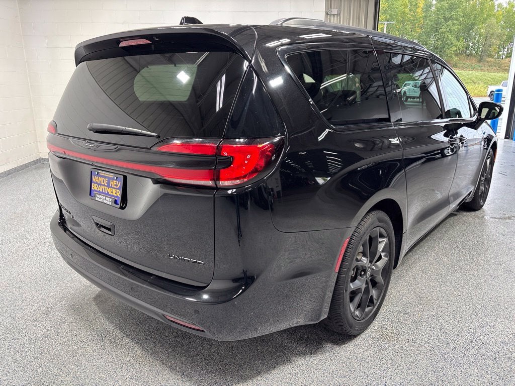 2025 Chrysler Pacifica Limited