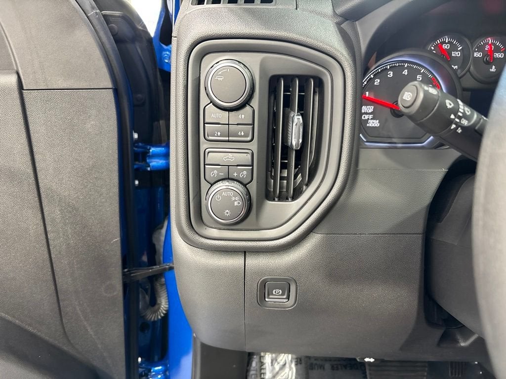 2022 Chevrolet Silverado 1500 Custom Trail Boss