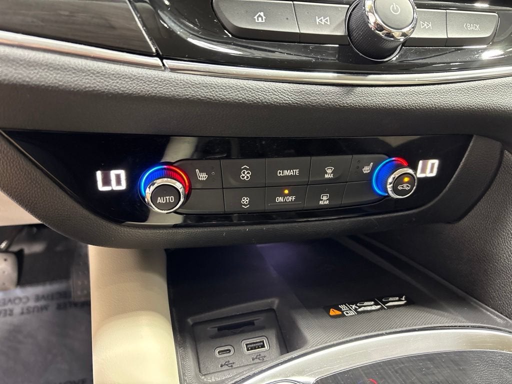 2023 Buick Enclave Essence