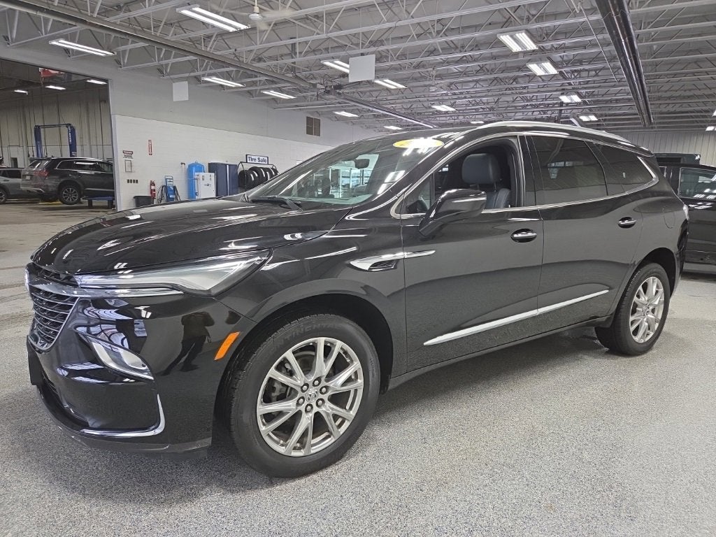 2023 Buick Enclave Essence