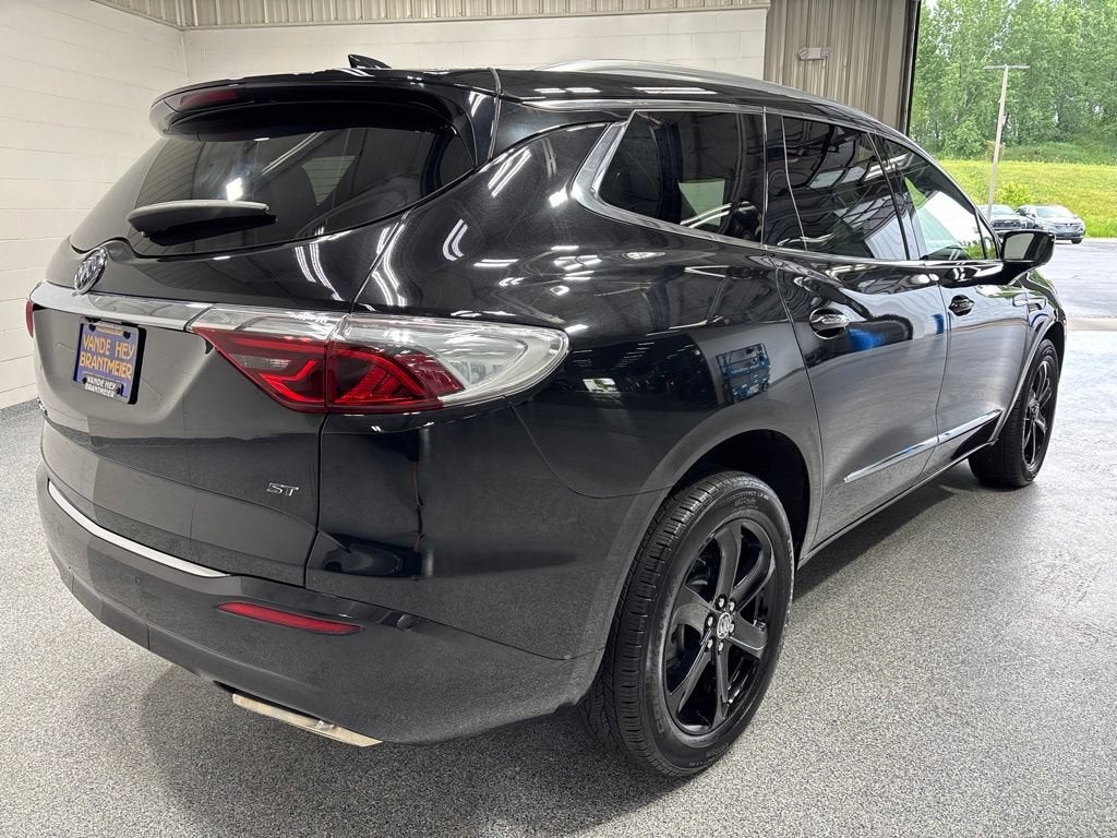 2023 Buick Enclave Essence