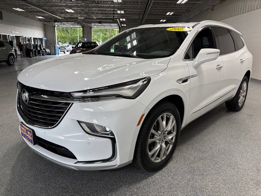 2023 Buick Enclave Essence