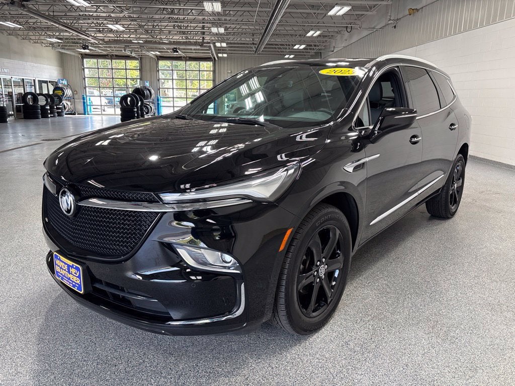 2023 Buick Enclave Essence