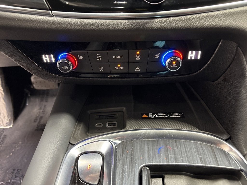 2024 Buick Enclave Essence