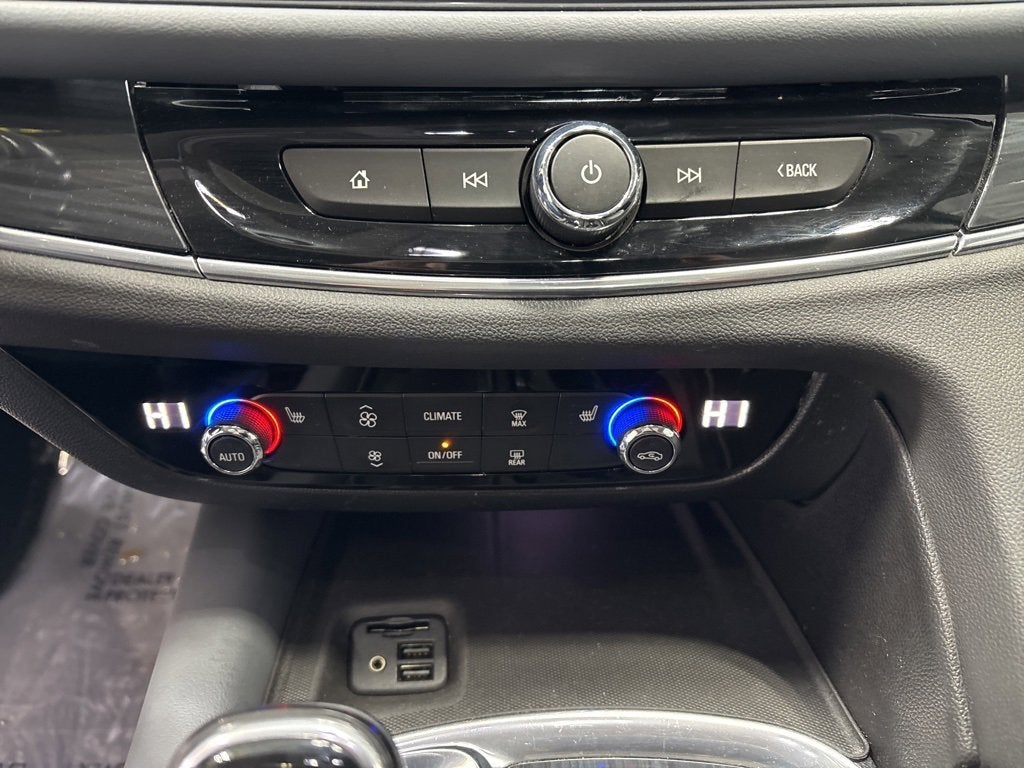 2020 Buick Enclave Essence