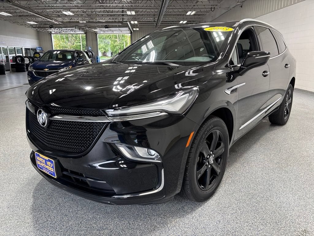2023 Buick Enclave Essence