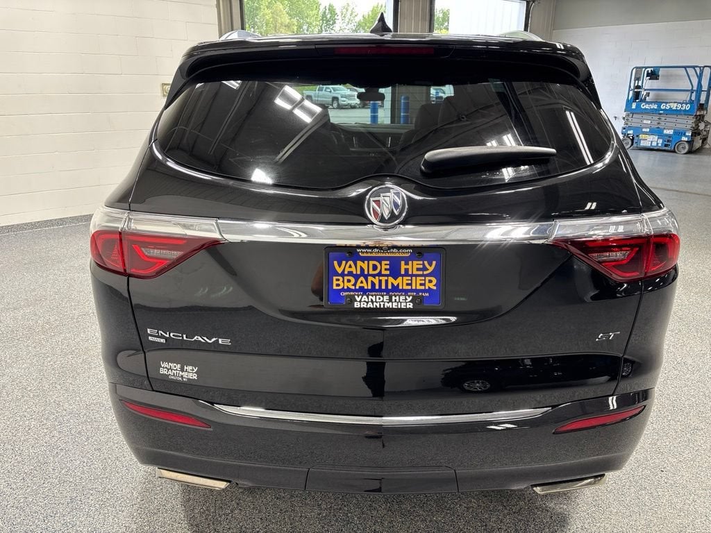 2023 Buick Enclave Essence