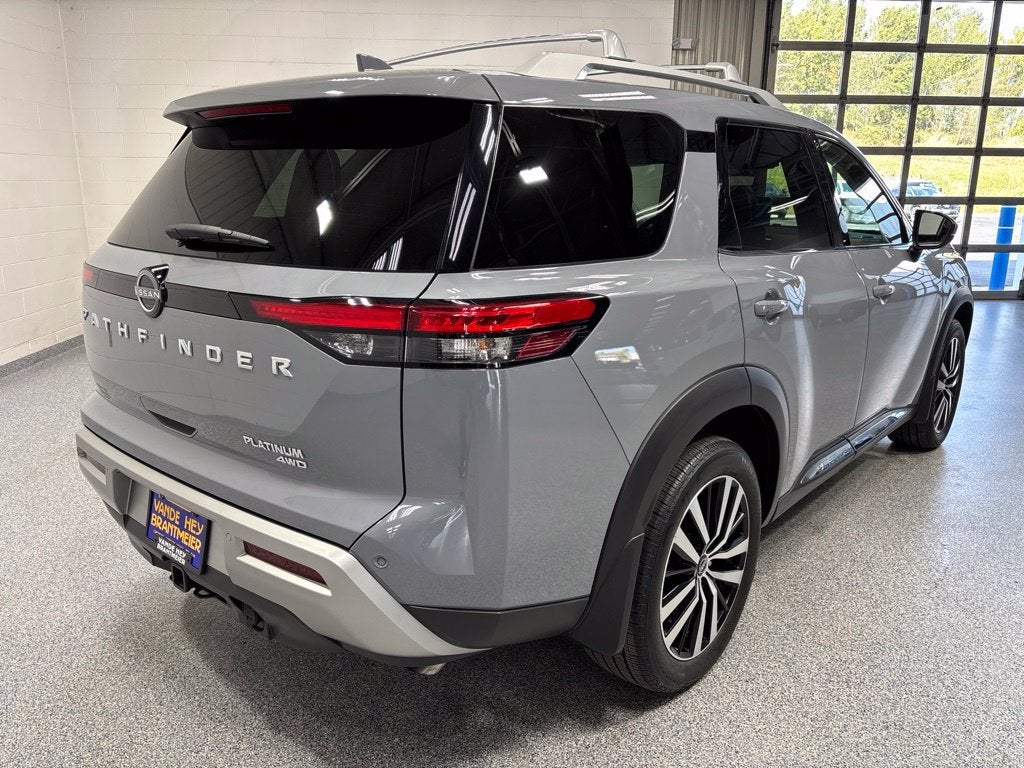 2025 Nissan Pathfinder Platinum