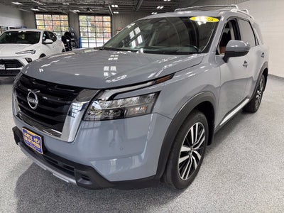2025 Nissan Pathfinder Platinum
