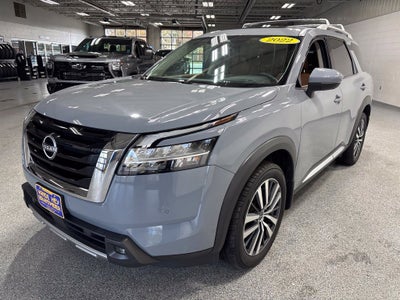 2022 Nissan Pathfinder Platinum