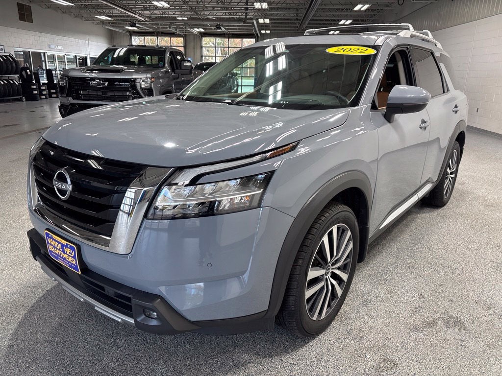 2022 Nissan Pathfinder Platinum