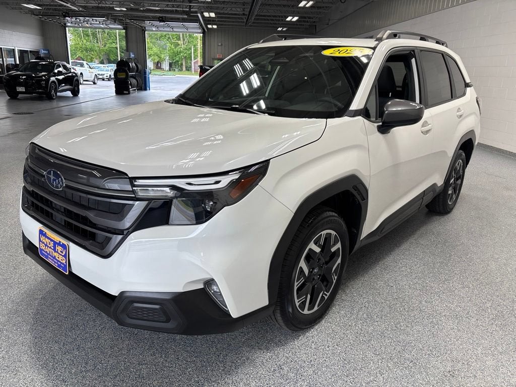 2025 Subaru Forester Premium